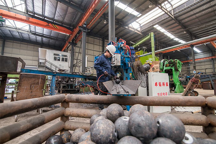 开原网架配件-螺栓球加工车间